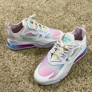 New! Air Max 270 React Running Shoes #CK6929-100 White/Pink/Blue Women’s Sz 10